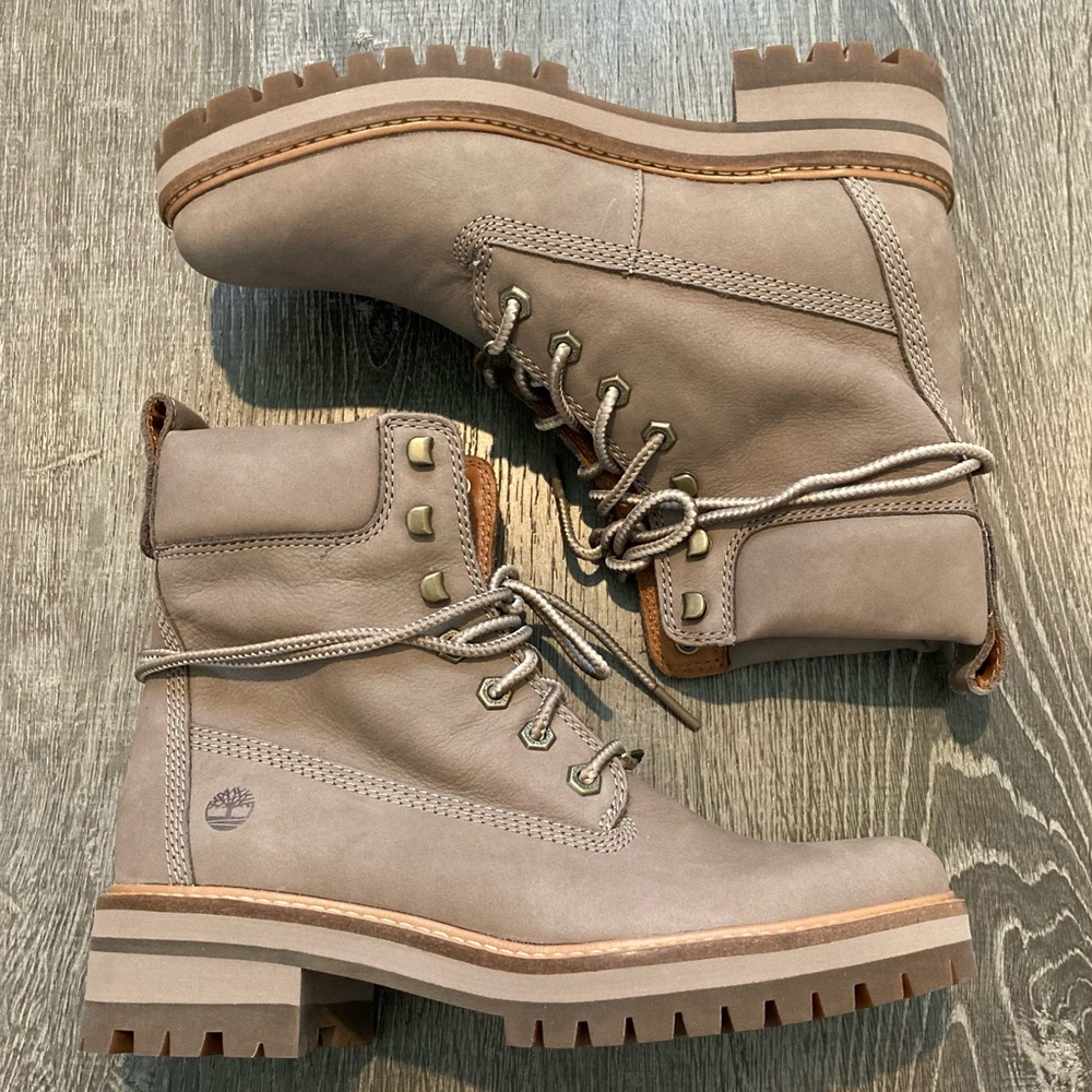 Timberland Women’s Boots Size 8 Courmayeur Valley Taupe Nubuck